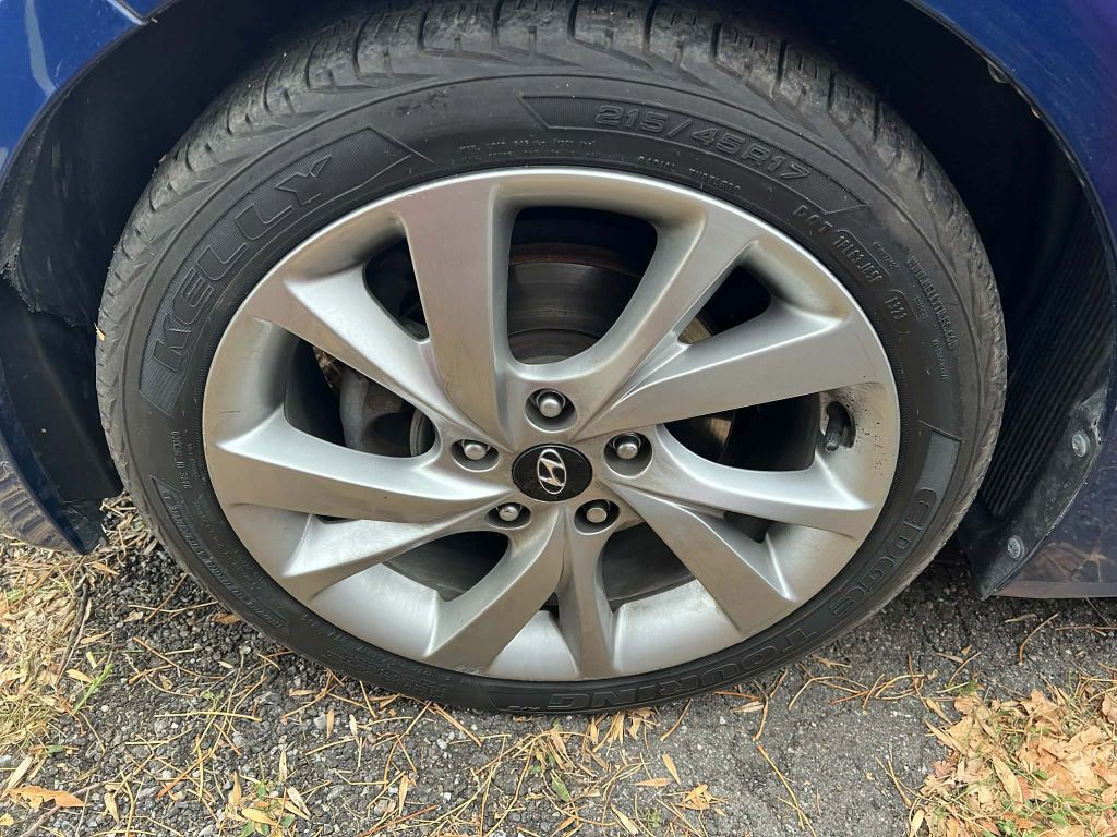 2016 Hyundai Veloster Image 7