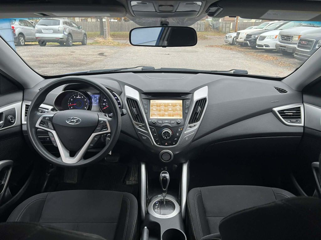 2016 Hyundai Veloster Image 14