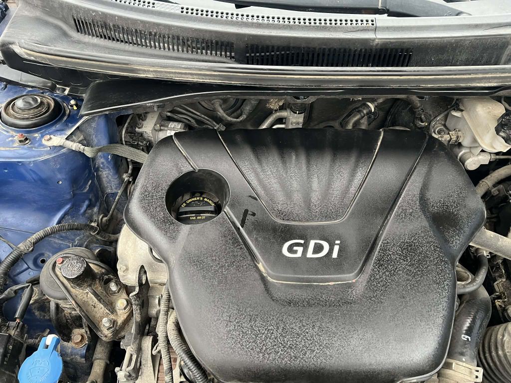 2016 Hyundai Veloster Image 19