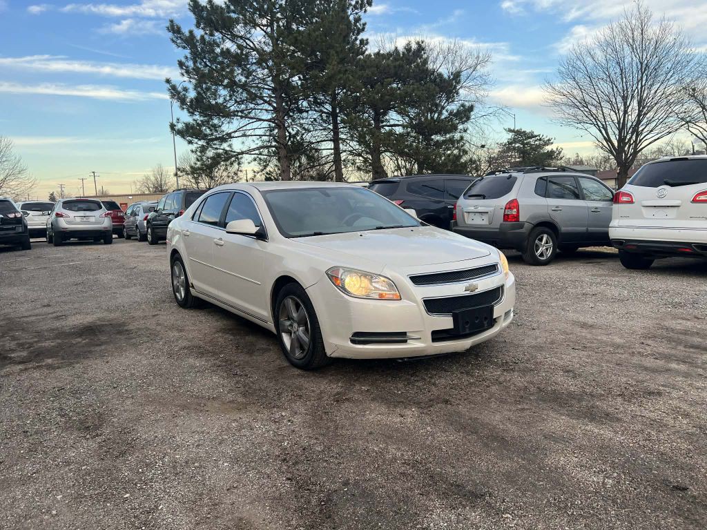 2011 Chevrolet Malibu Image 3