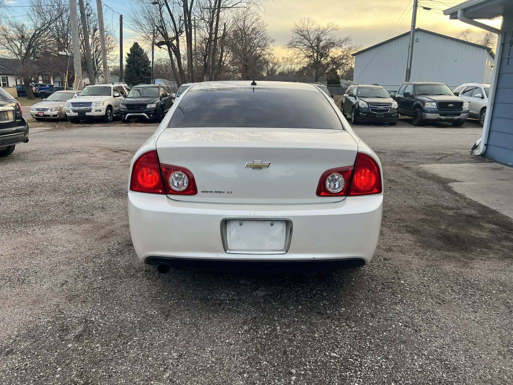 2011 Chevrolet Malibu Image 4
