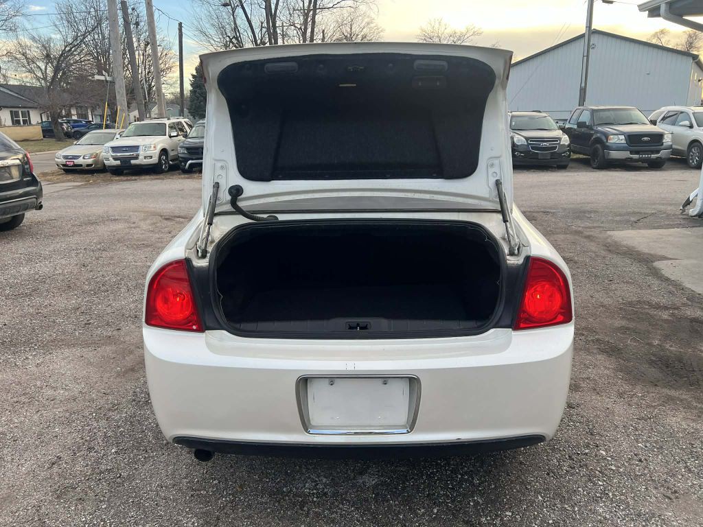 2011 Chevrolet Malibu Image 5