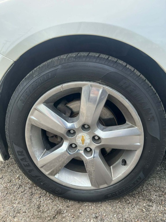 2011 Chevrolet Malibu Image 6