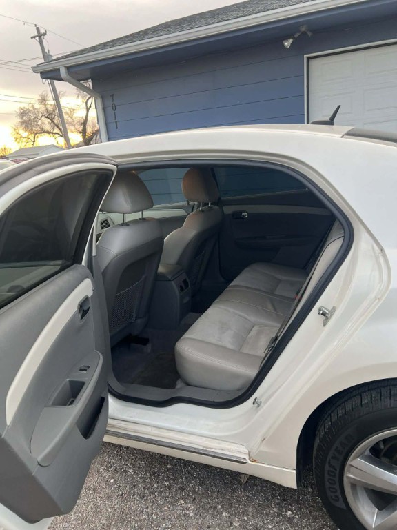 2011 Chevrolet Malibu Image 10