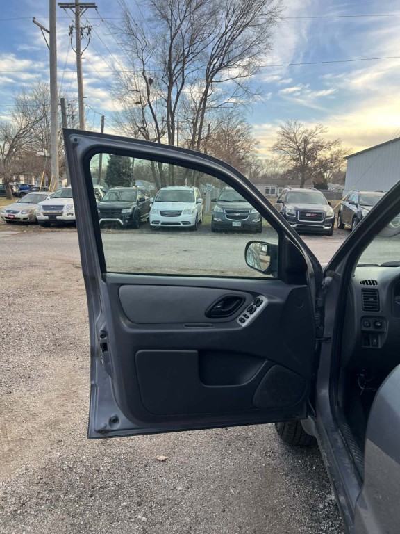 2007 Ford Escape Image 8