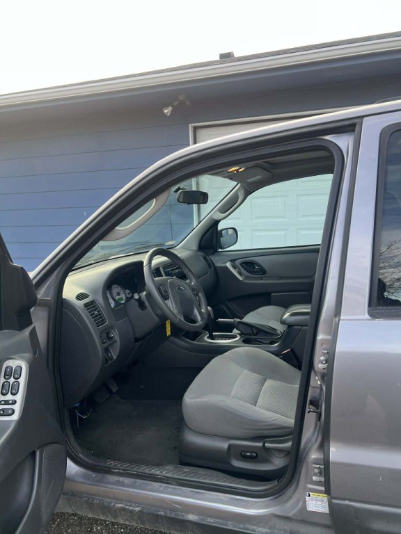 2007 Ford Escape Image 9