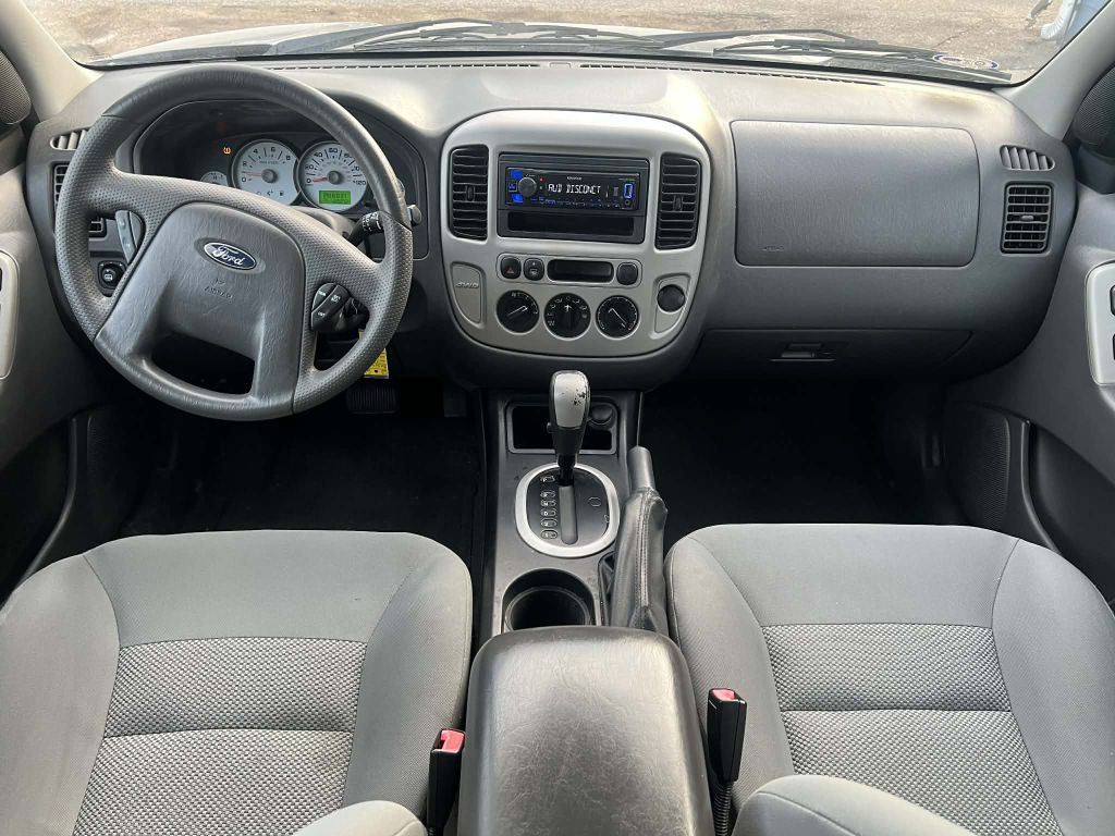 2007 Ford Escape Image 12