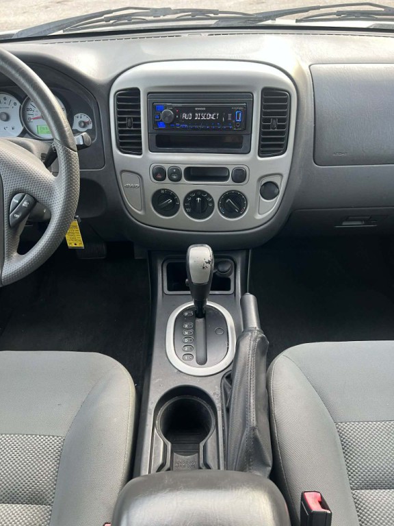 2007 Ford Escape Image 13