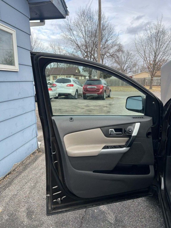 2011 Ford Edge Image 8