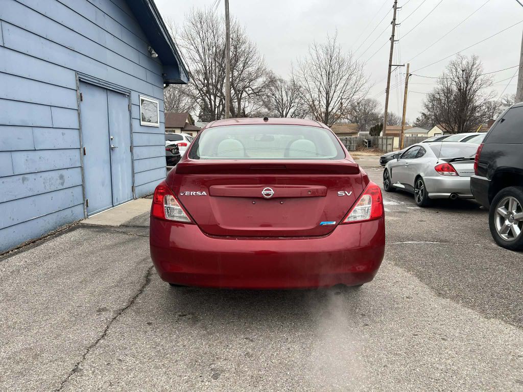 2013 Nissan Versa Image 4