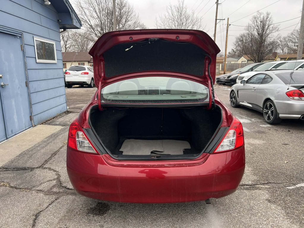 2013 Nissan Versa Image 5