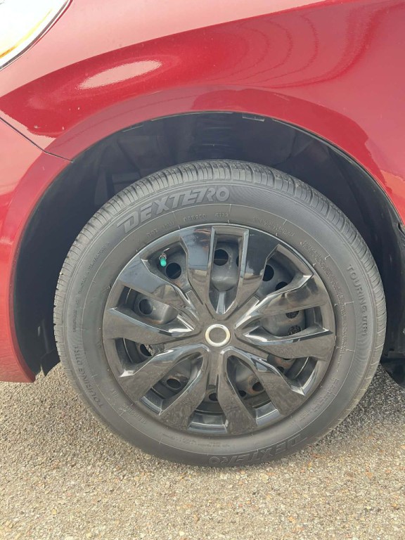 2013 Nissan Versa Image 6