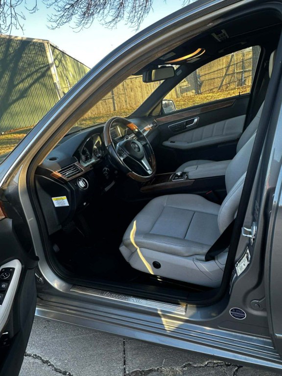 2013 Mercedes-Benz E-Class Image 8