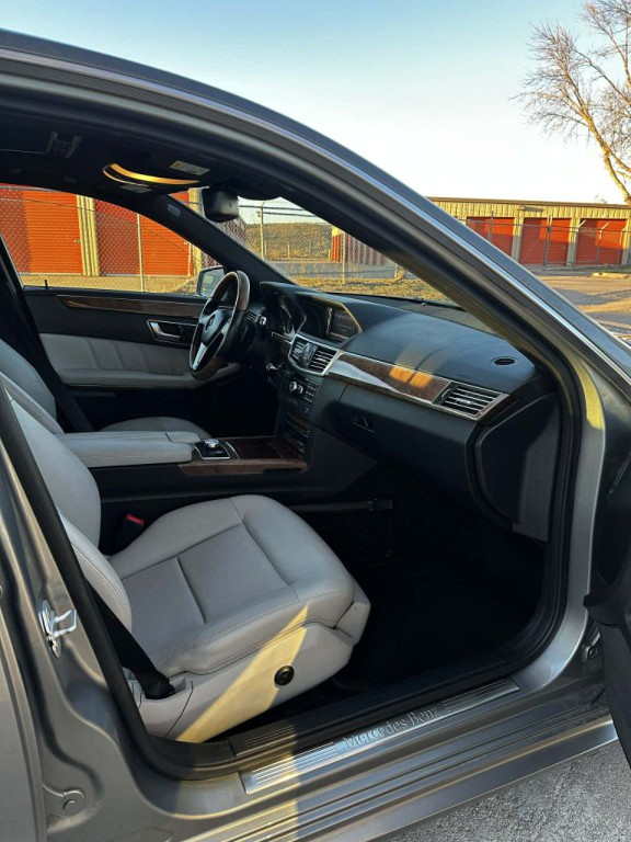 2013 Mercedes-Benz E-Class Image 9