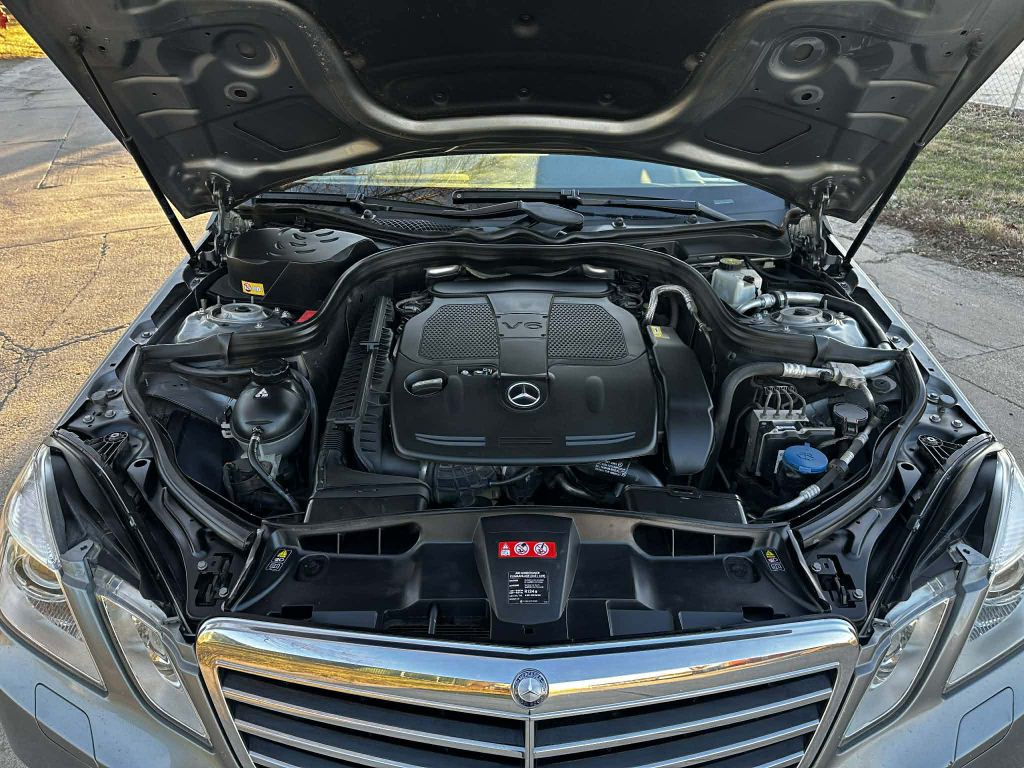 2013 Mercedes-Benz E-Class Image 15