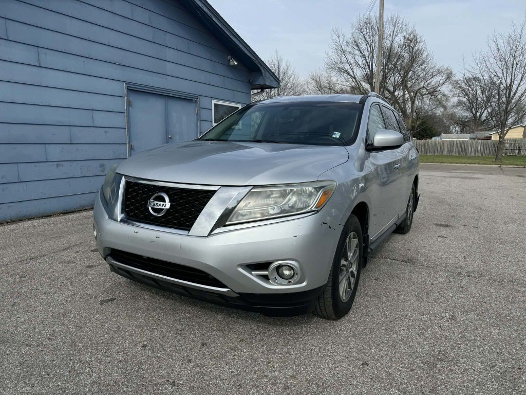 2013 Nissan Pathfinder Image 1