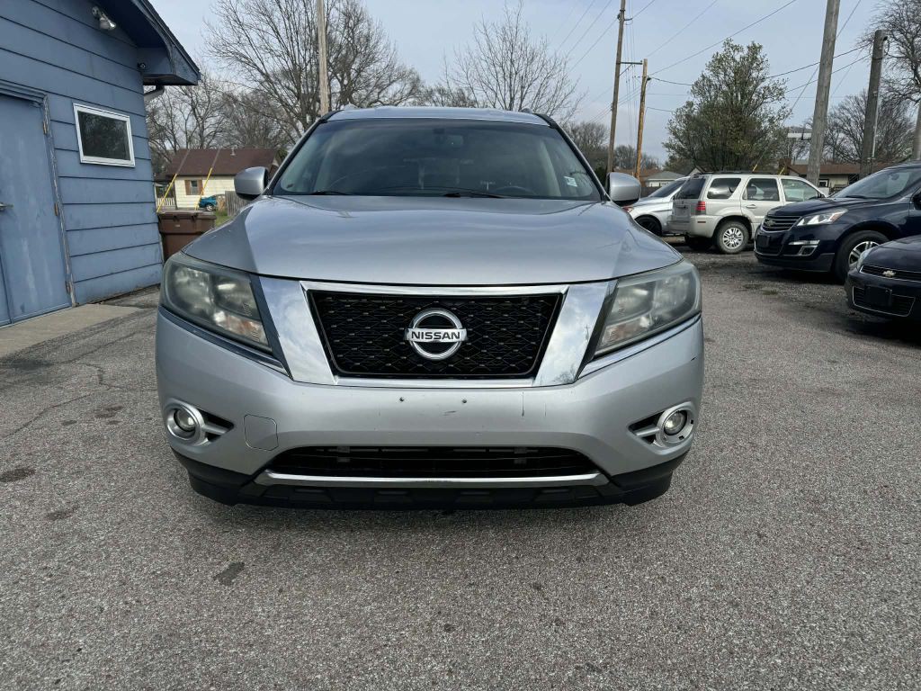 2013 Nissan Pathfinder Image 2