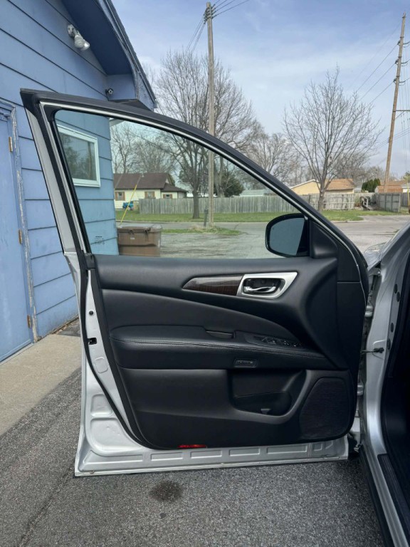 2013 Nissan Pathfinder Image 8