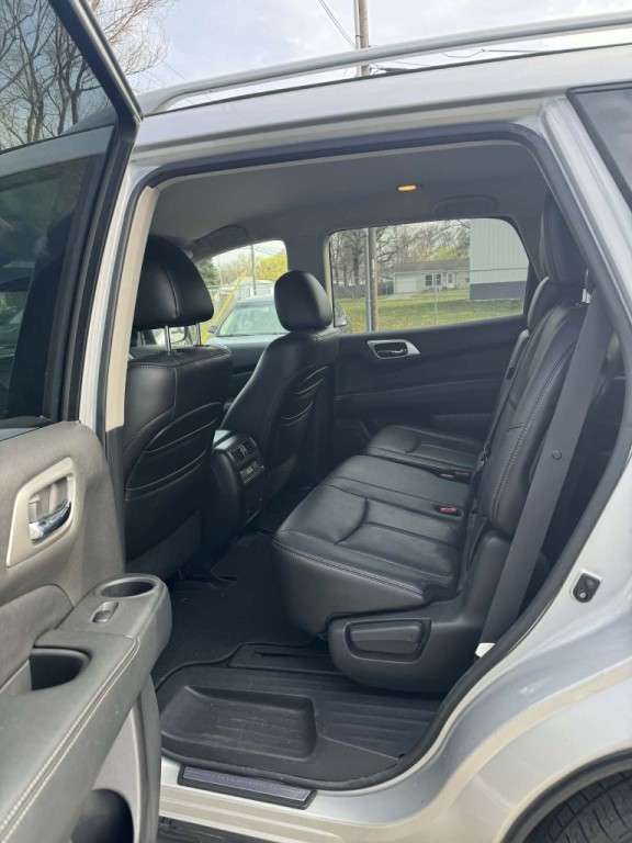 2013 Nissan Pathfinder Image 10