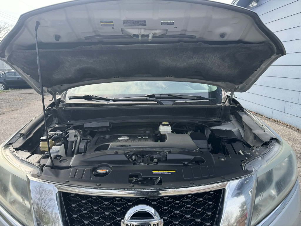2013 Nissan Pathfinder Image 18