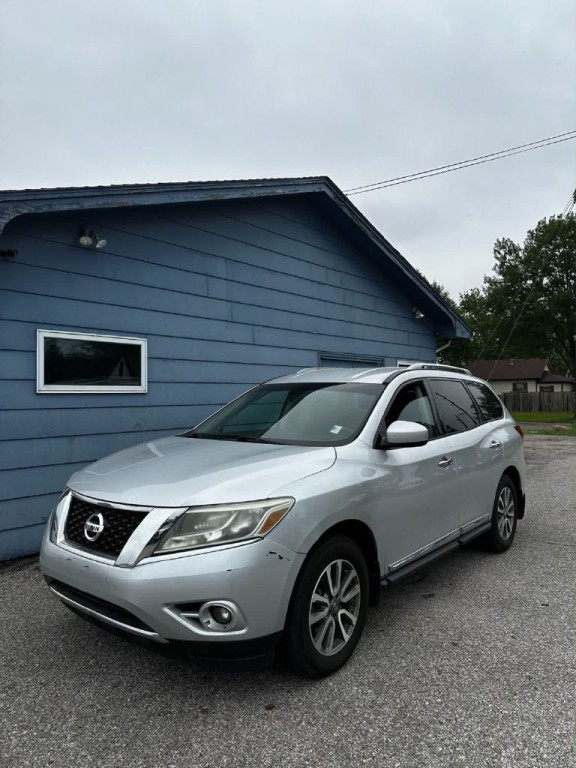 2013 Nissan Pathfinder Image 1