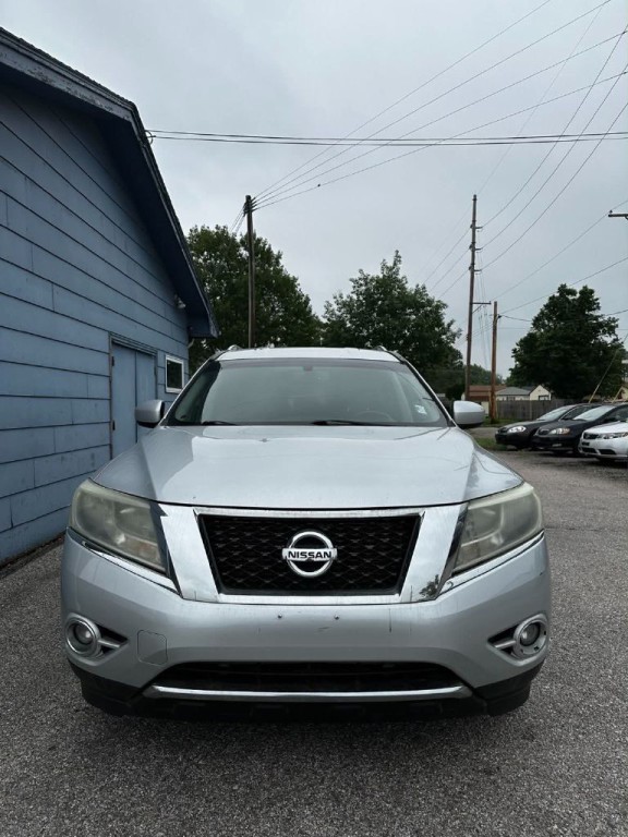 2013 Nissan Pathfinder Image 2