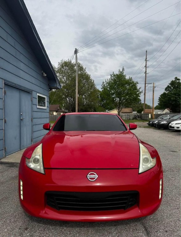 2017 Nissan 370Z Image 1