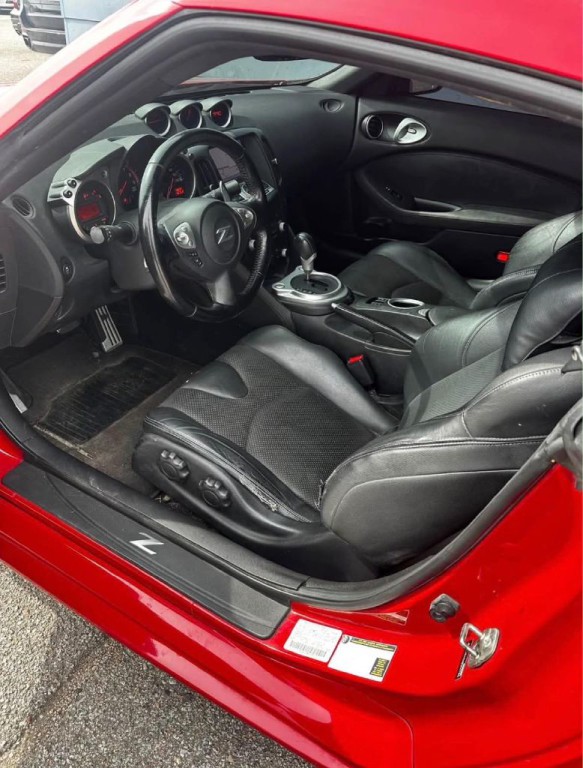 2017 Nissan 370Z Image 6