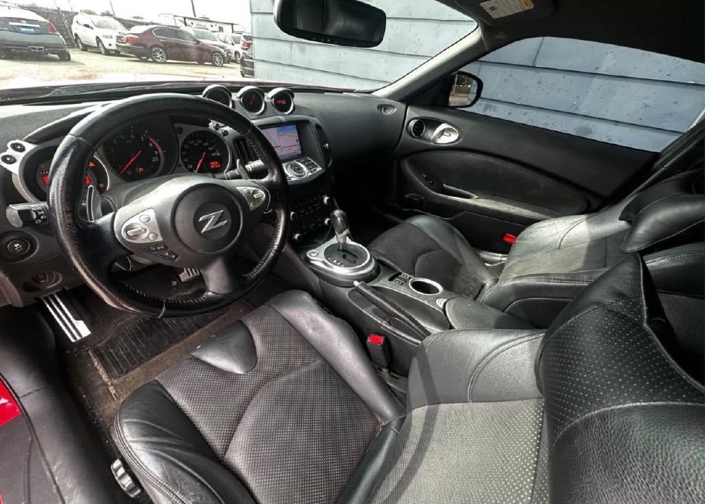 2017 Nissan 370Z Image 7