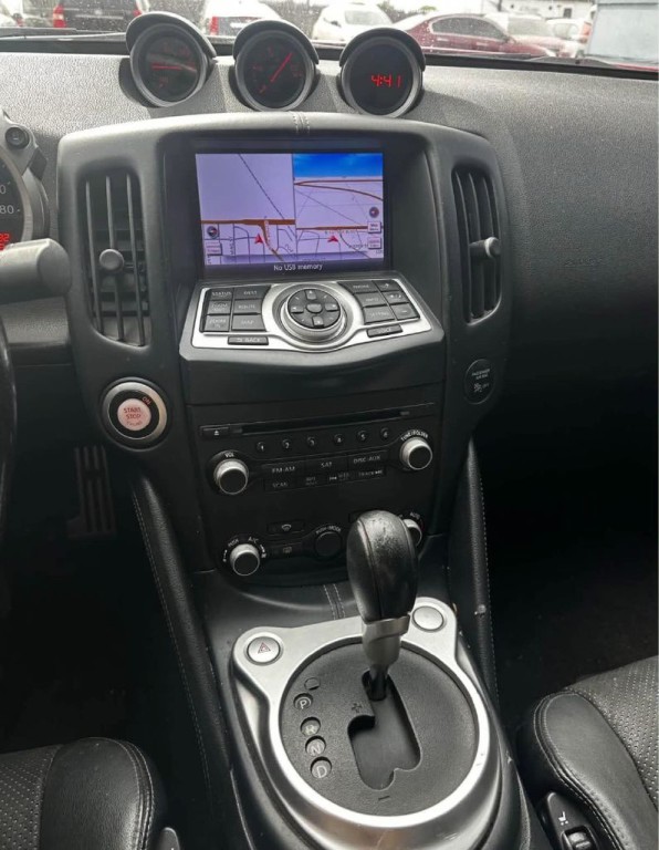 2017 Nissan 370Z Image 8
