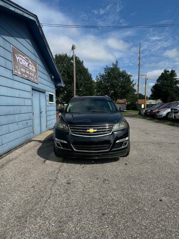 2017 Chevrolet Traverse Image 2