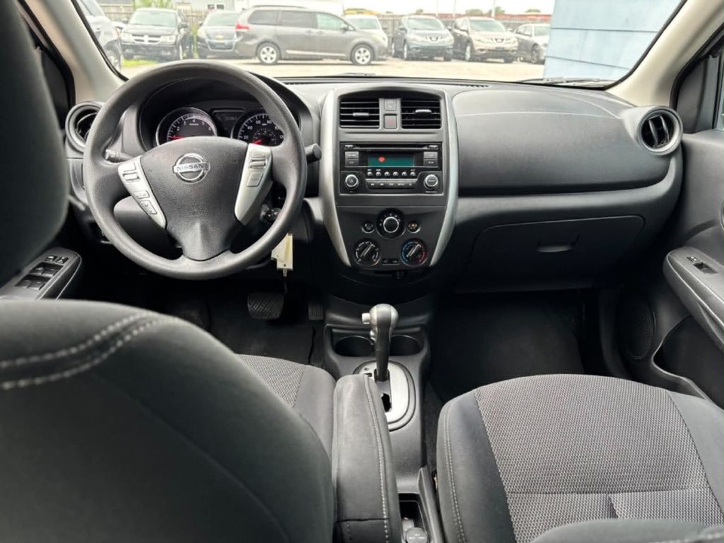 2015 Nissan Versa Image 8