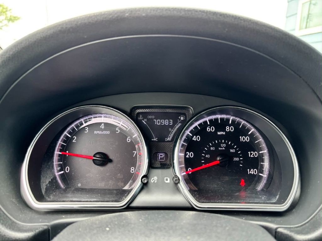 2015 Nissan Versa Image 10