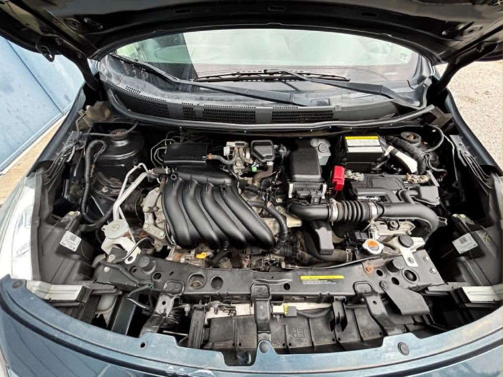 2015 Nissan Versa Image 11