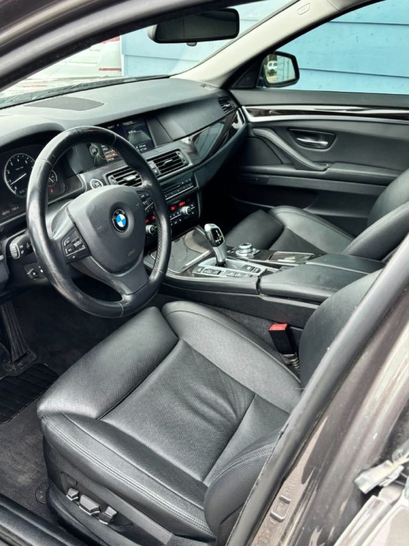 2013 BMW 5 Series Image 6