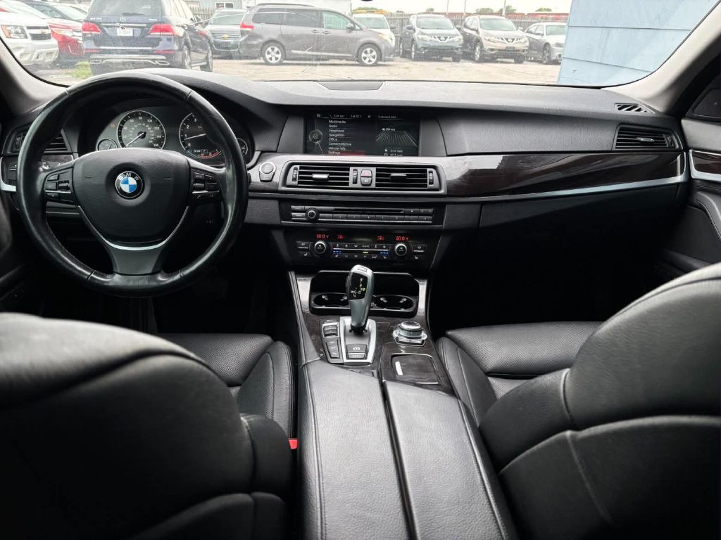2013 BMW 5 Series Image 10