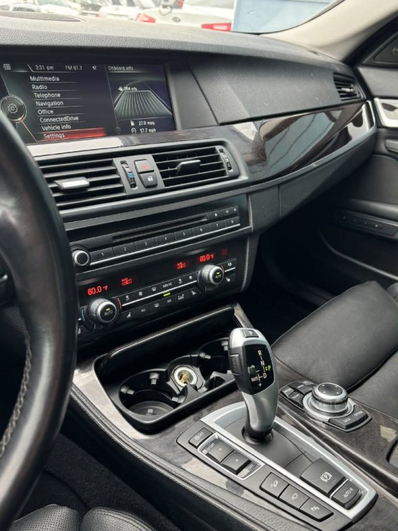 2013 BMW 5 Series Image 14