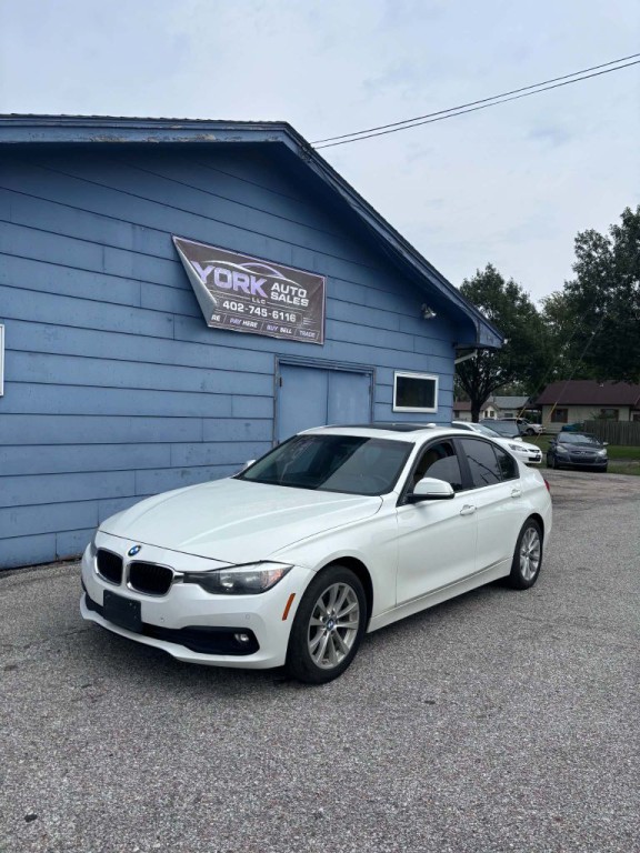 2017 BMW 3 Series Image 2