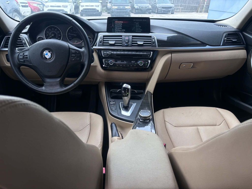 2017 BMW 3 Series Image 8