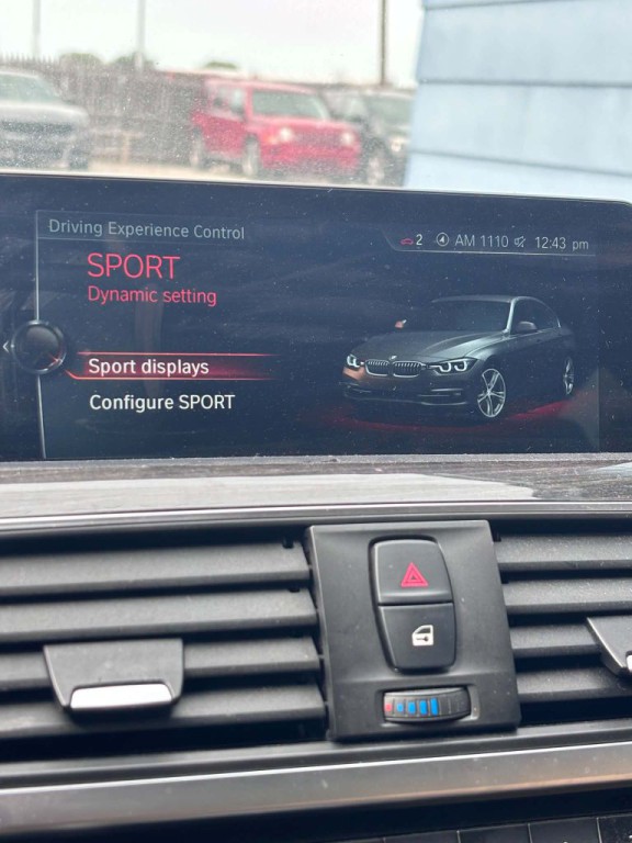 2017 BMW 3 Series Image 12