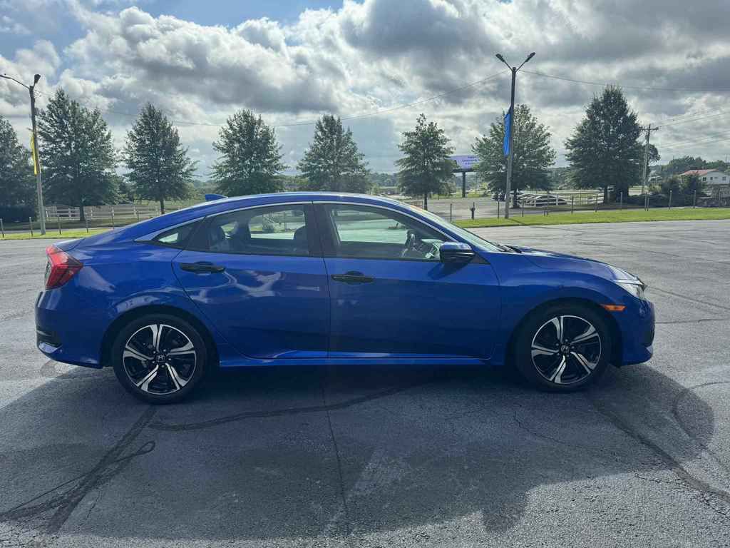 2016 Honda Civic Image 9