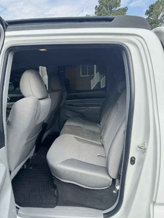 2015 Toyota Tacoma Image 3