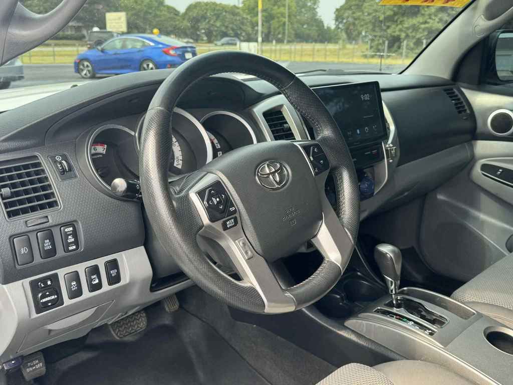 2015 Toyota Tacoma Image 4