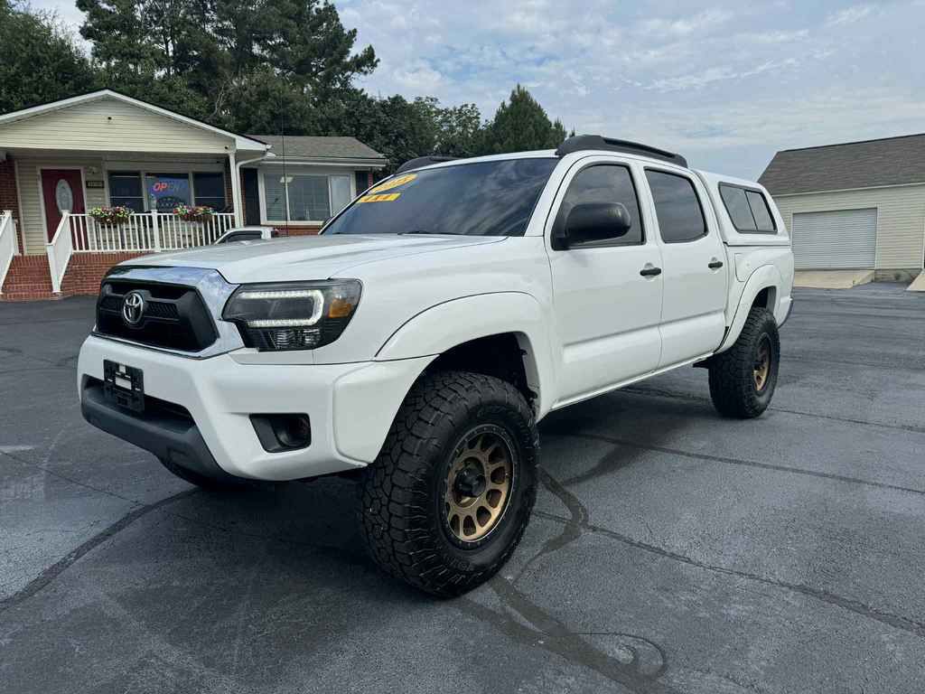 2015 Toyota Tacoma Image 14