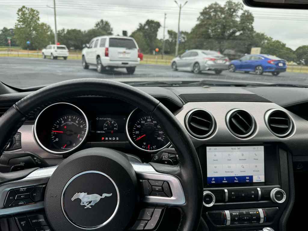 2020 Ford Mustang Image 3
