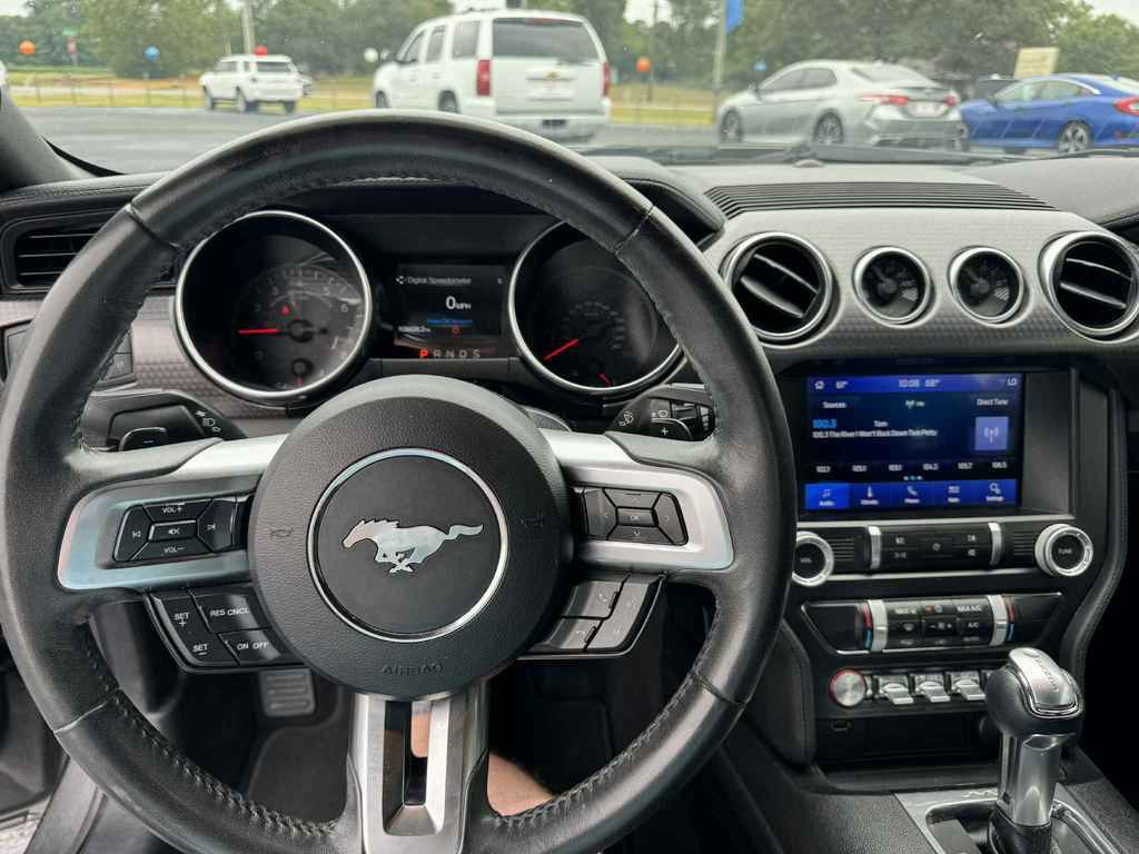 2020 Ford Mustang Image 2