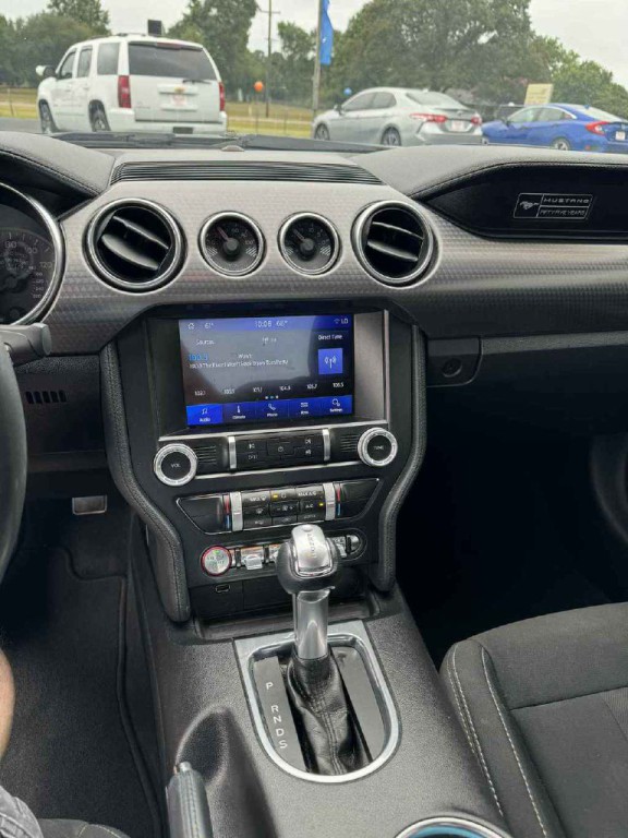 2020 Ford Mustang Image 3