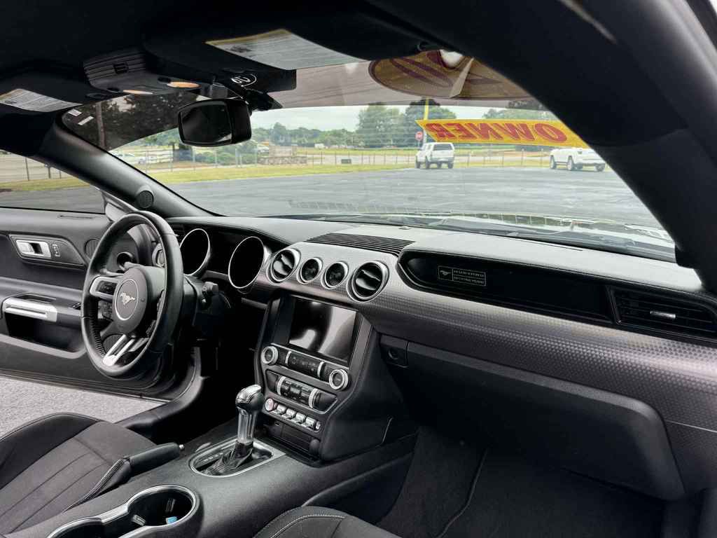 2020 Ford Mustang Image 4