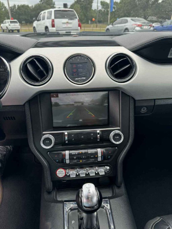 2015 Ford Mustang Image 1