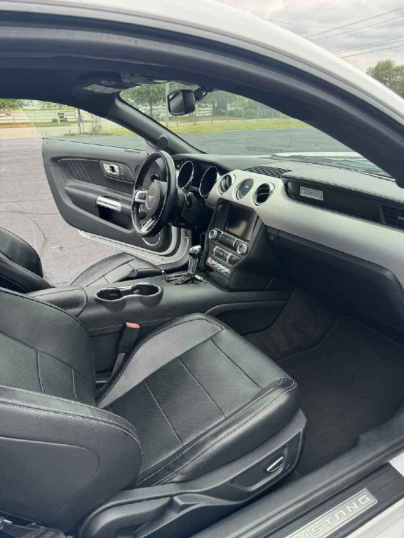 2015 Ford Mustang Image 3